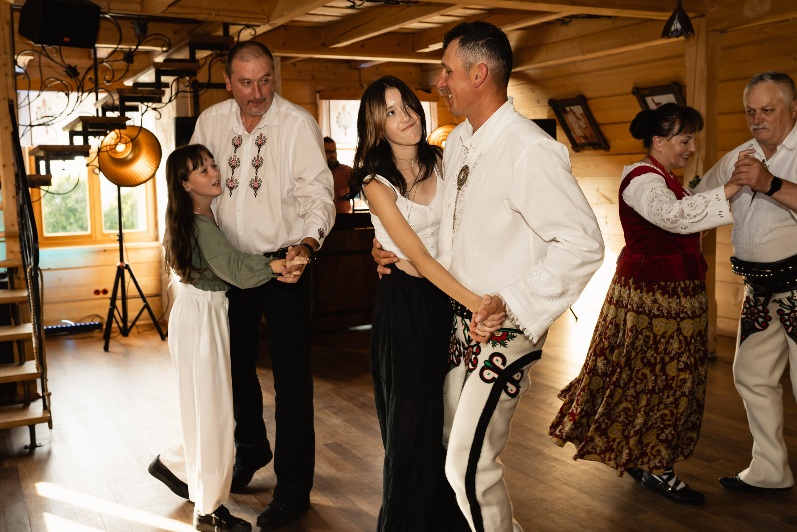 2023.09.09-15-23-4144